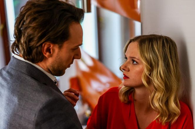 Szpital św. Anny, odcinek 7. Łukasz Wroński (Jakub Świderski), Kaja (Ada Szczepaniak)