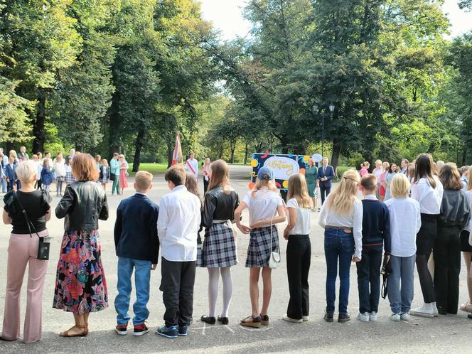 Łódzkie rozpoczęcie roku szkolnego. Jakie emocje towarzyszą uczniom?