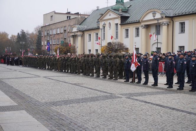 Tak białostoczanie uczcili Narodowe Święto Niepodległości 2024 w Białymstoku [ZDJĘCIA]