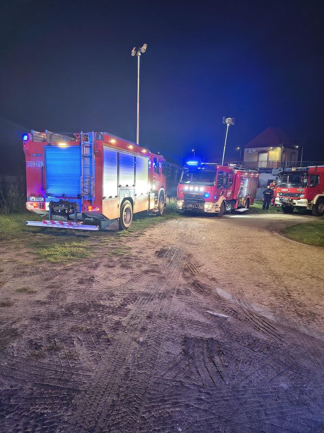 Wrocław. Kobieta z dzieckiem zanurzona w Odrze. Trwa akcja poszukiwawcza [ZDJĘCIA].
