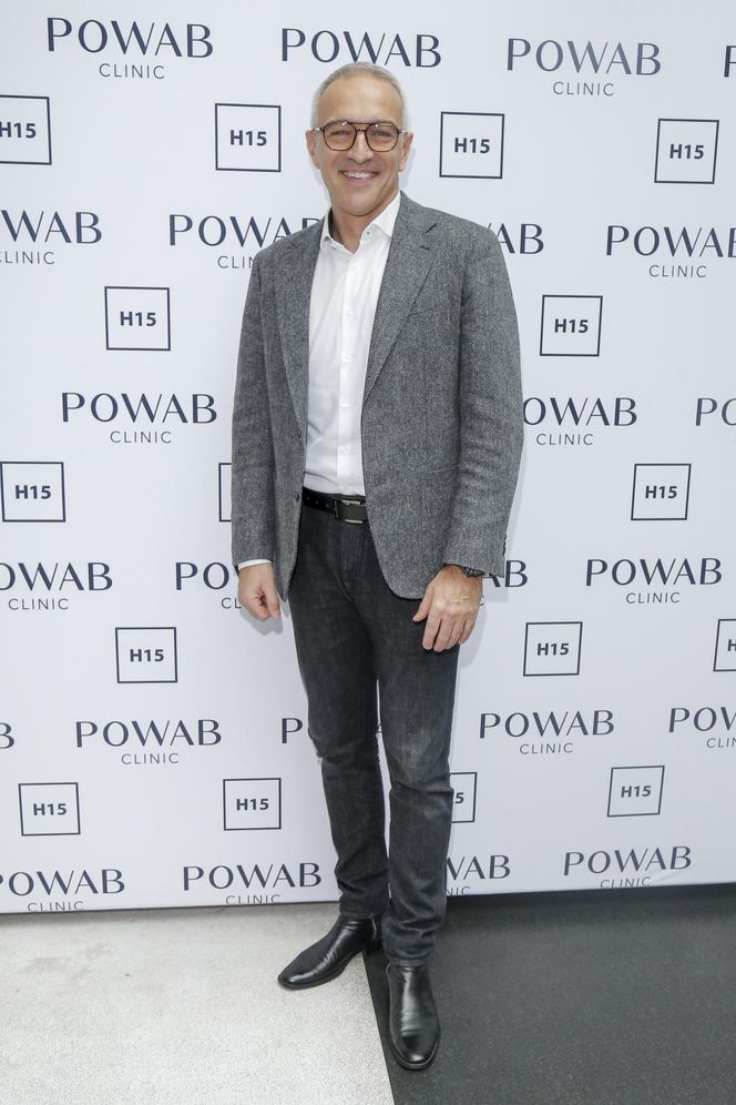 Paweł Orleański tłumaczy się ze schadzki. Tak całuje na każdym "spotkaniu biznesowym"