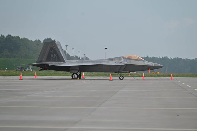 Łódzkie. Już 12 myśliwców F-22 Raptor stacjonuje w Łasku!