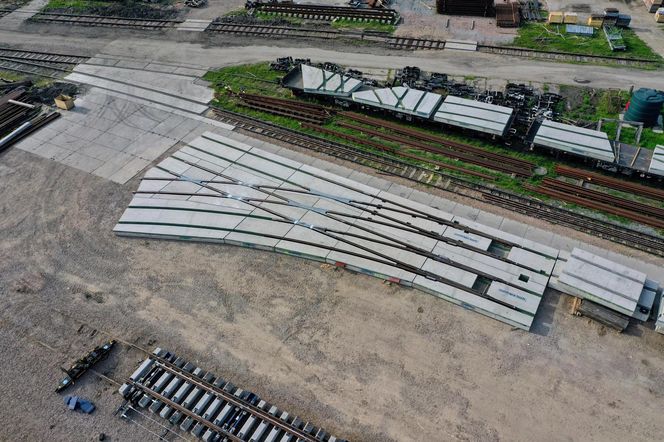 Kraków buduje Warszawie plac Zawiszy. Byliśmy w fabryce, gdzie powstanie 121 elementów wielkiej układanki