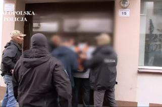 To on miał zamordować i oskórować studentkę. Policja publikuje nagranie z zatrzymania Roberta J. [WIDEO, GALERIA]