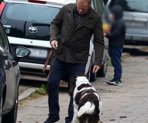 Donald Tusk na spacerze z Portosem