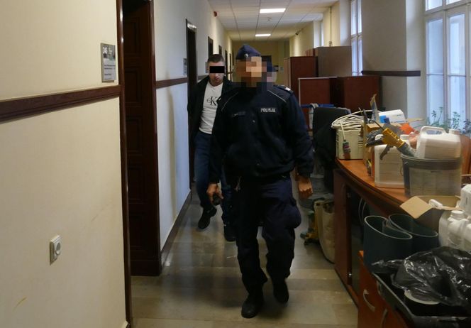 Wypchnął ukochaną przez okno, bo nie chciała do niego wrócić. „Ola sama skoczyła”