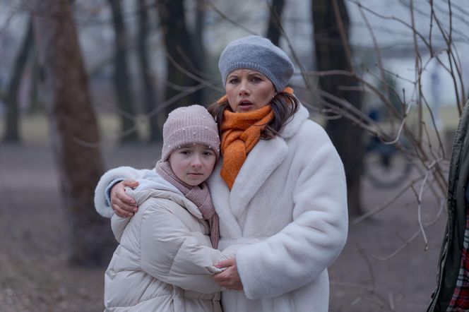 Przyjaciółki 25 sezon, odc. 301. Dorotka (Agnieszka Sienkiewicz-Gauer), Mirandka (Zoja Szymczyk)