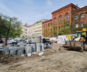 Tak teraz wygląda plac Wolności w Bydgoszczy. Powrót kwiaciarek ponownie opóźniony
