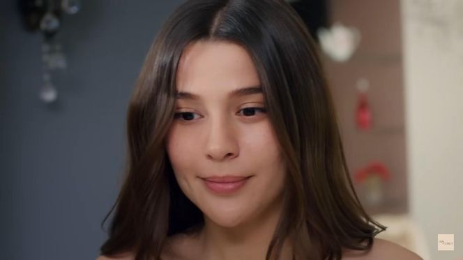 Zeynep w sukni ślubnej 