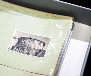 Zbiór fotografii dokumentujących zniszczoną Warszawę