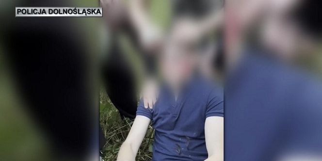Wrocław. Polscy nastolatkowie dokonali samosądu na 23-letnim Ukraińcu. Jest nagranie przestępstwa.