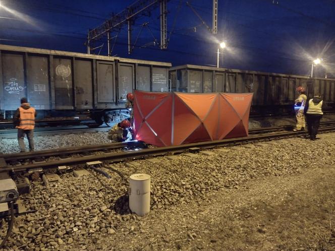Tragedia na przejeździe kolejowym w woj. lubelskim. Pociąg śmiertelnie potrącił kobietę