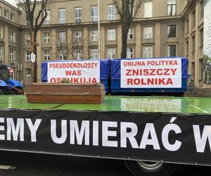 Strajk rolników w centrum Zielonej Góry. Przedsiębiorcy wyjechali na ulice 