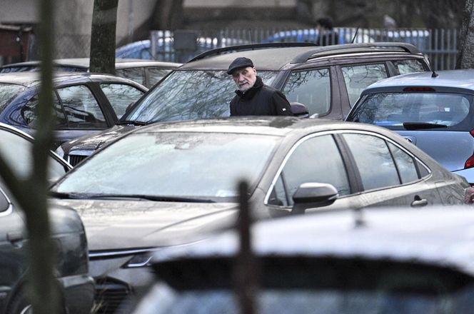 Antoni Macierewicz przesiadł się do taksówki 