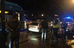 Kraków: Meleks zajechał drogę tramwajowi linii 18. Jedna osoba została zabrana do szpitala [ZDJĘCIA]