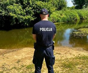 Policjanci i strażacy kontrolują kąpieliska. Wakacje mają być bezpieczne!