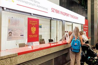 Kraków Airport. Cztery tysiące tymczasowych paszportów w rok działania punktu