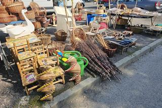 Co ludzie kupują na targowiskach miejskich.