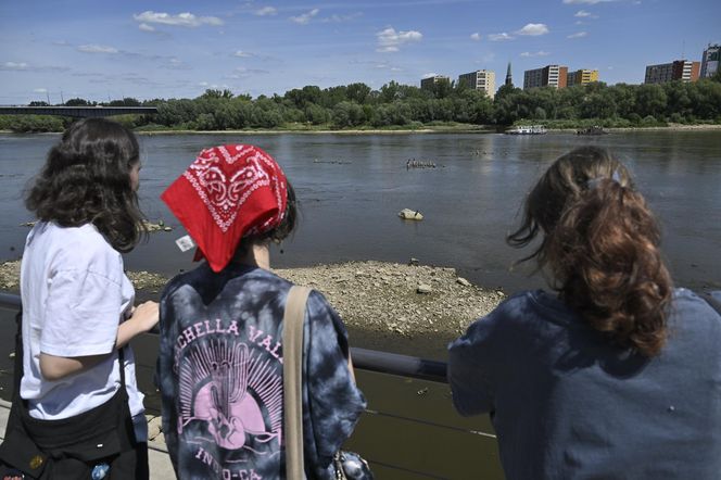 Alarm! Wisła wysycha na naszych oczach. Katastrofalny poziom wody w Warszawie
