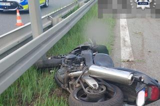 Wypadł z drogi na zakręcie i huknął w słup. Nie żyje