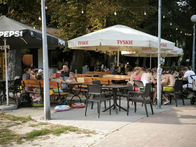 Długi sierpniowy weekend na plaży w Osiecznej