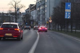 Roksana Węgiel z narzeczonym w  samochodzie