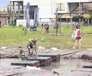 Runmageddon w Katowicach 2025. Błoto, pot i triumf na Hałdzie Kostuchna