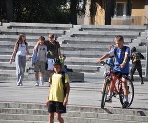 Plac Leopolda Staffa obok Miejskiego Centrum Kultury