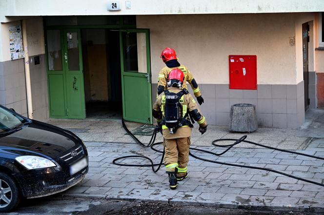 Tragiczny pożar na ul. Wiosny Ludów. Nie żyje jedna osoba