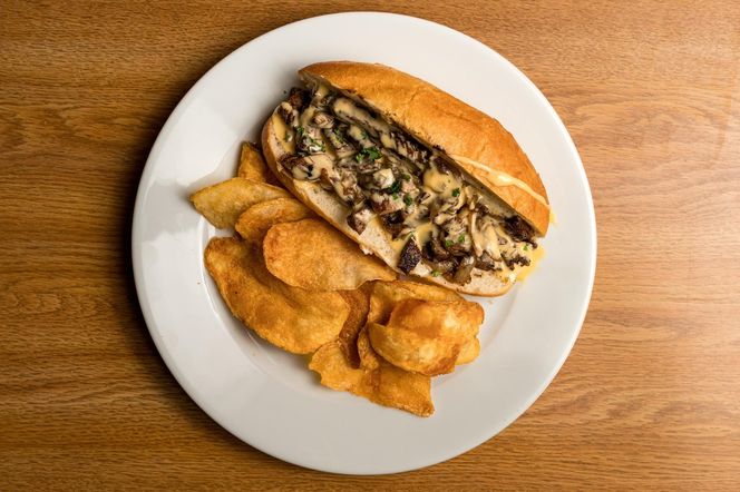 Kanapka prosto z amerykańskich straganów. Philly cheesesteak zachwyci każdego