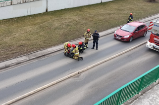 Kraków: Chciał SKOCZYĆ z mostu Zwierzynieckiego! BŁYSKAWICZNA akcji policji i straży pożarnej 