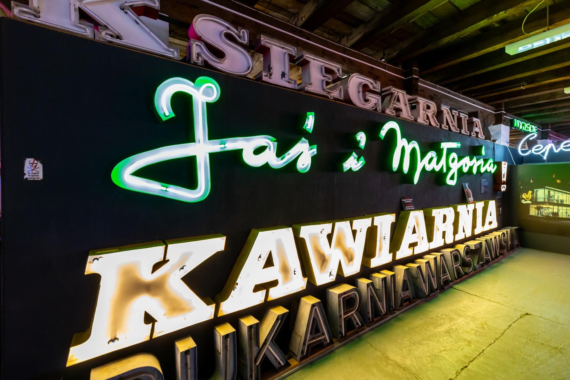 Neony z Muzeum Neonów w Warszawie