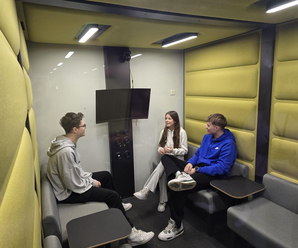 Kabiny wyciszające dla uczniów. Innowacyjne rozwiązanie w olsztyńskiej szkole