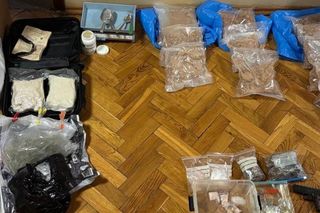 Emeryt mógł odurzyć nawet 200 tys. osób. Służby zatrzymały miejscowego dilera