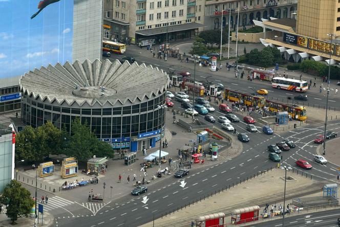 Aż trudno uwierzyć, że tak 20 lat temu wyglądała Warszawa. Miasto nie do poznania!