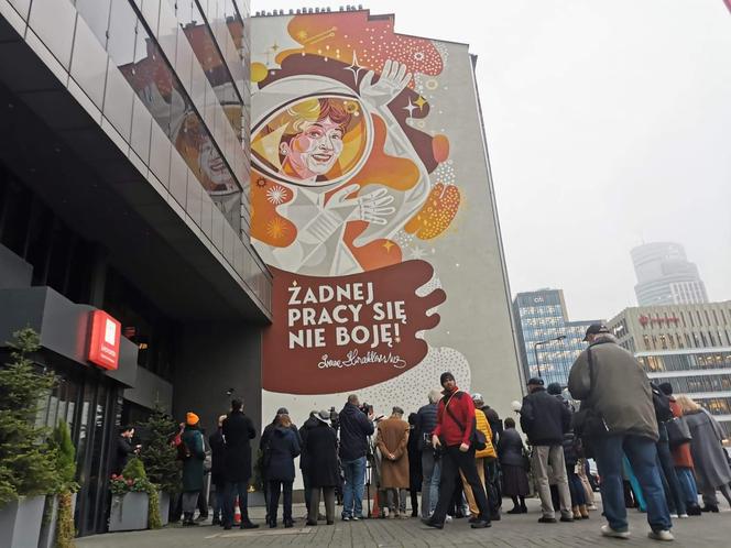 Mural z Ireną Kwiatkowską w Warszawie