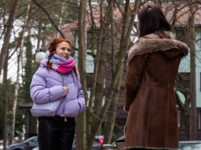 Na Wspólnej, odcinek 3278, Marta (Joanna Jabłczyńska), Kama (Angelika Kujawiak)