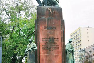 Warszawa. Pomnik Czterech Śpiących zostaje w magazynie