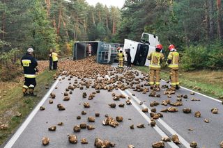 Buraki cukrowe na wiele godzin zablokowały drogę