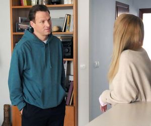 Barwy szczęścia odc. 3247. Agnieszka (Katarzyna Tlałka), Łukasz (Michał Rolnicki)