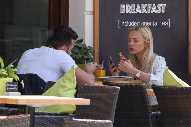 Barbara Kurdej-Szatan w czułych objęciach męża