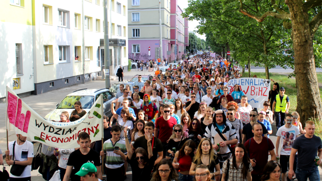 Korowód studentów przeszedł ulicami Szczecina