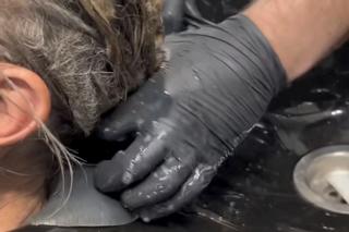 Bezdomny pan Marek przysiadł na ławce, potem stało się TO. Wystarczyło kilka minut