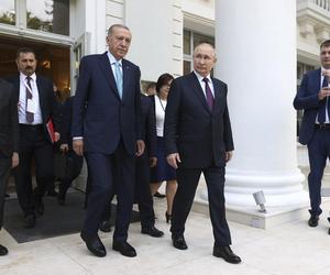 Prawdziwy Putin na spotkaniu z Erdoganem, sobowtór miał wolne