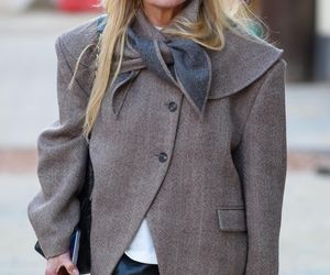 Monika Olejnik w butach wiewiórkach