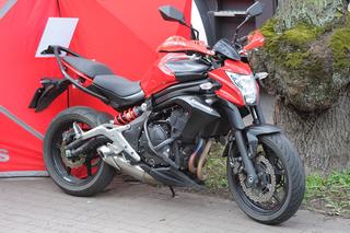 Dramat podczas egzaminu na prawo jazdy w Słupsku. Motocyklista runął na ziemię