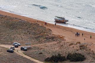 Makabryczne odkrycie na plaży na Sycylii! Nie żyje pięć osób