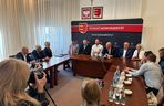 Podpisanie umowy na utworzenie w Krynicy-Zdroju klasy o profilu hokejowym