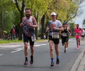 Wings for Life 2023. Tysiące biegaczy na ulicach Poznania