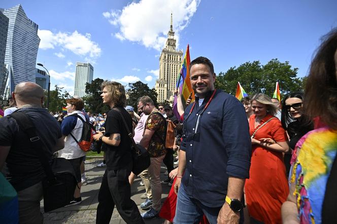 Parada Równości przeszła ulicami Warszawy. Tłumy uczestników